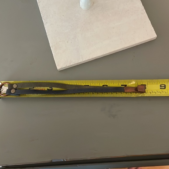 Leather fair trade bracelet with copper clasp. - Picture 4 of 5